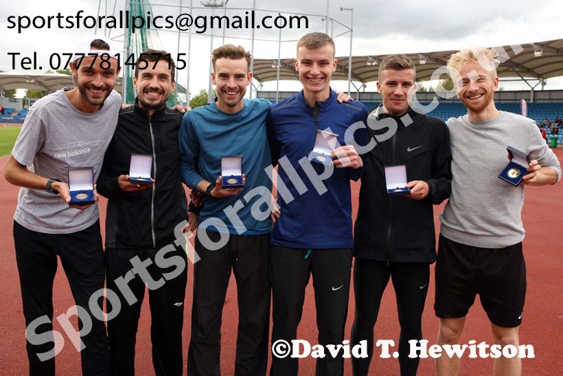 Senior mens 6 stage relay, Northern Senior 6 and 4 and Junior Stage Road Relays, SportsCity, Manchester. Photo:  David T. Hewitson/Sports for All Pics